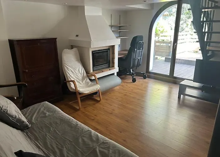 House Near Downtown And Beach